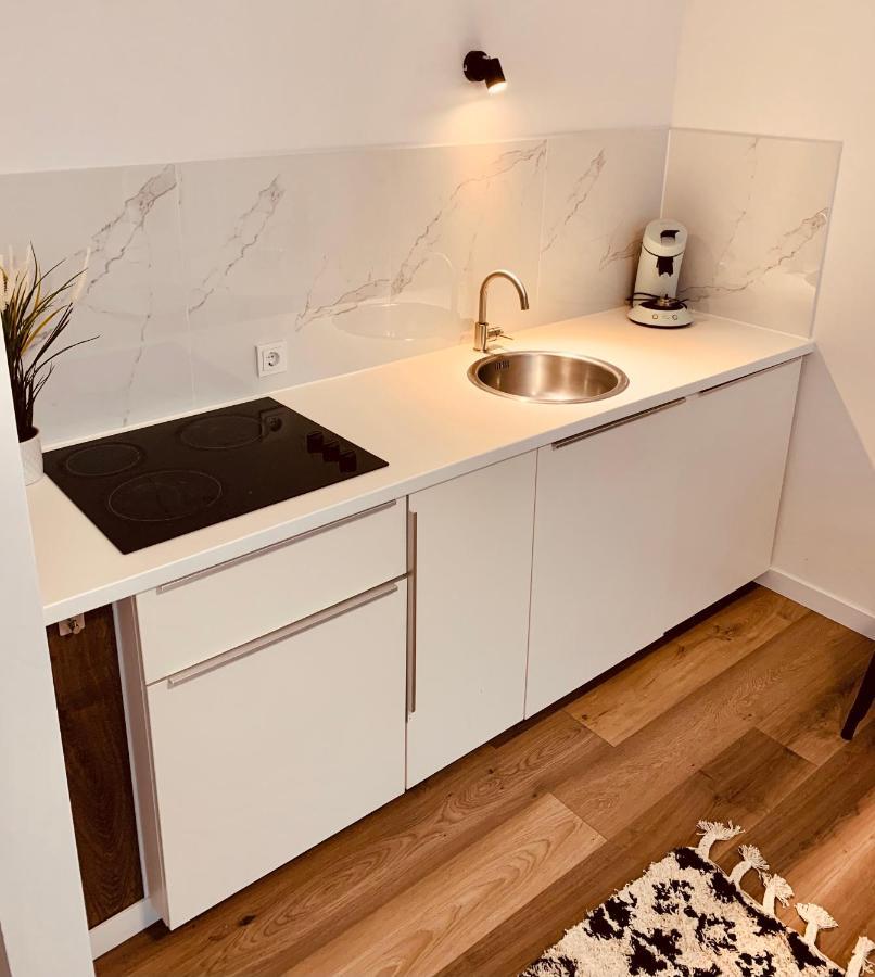 Gaestehaus Zur Uni Klinik Exklusives Apartment Mit Kueche Und Badezimmer Homburg  Exterior foto