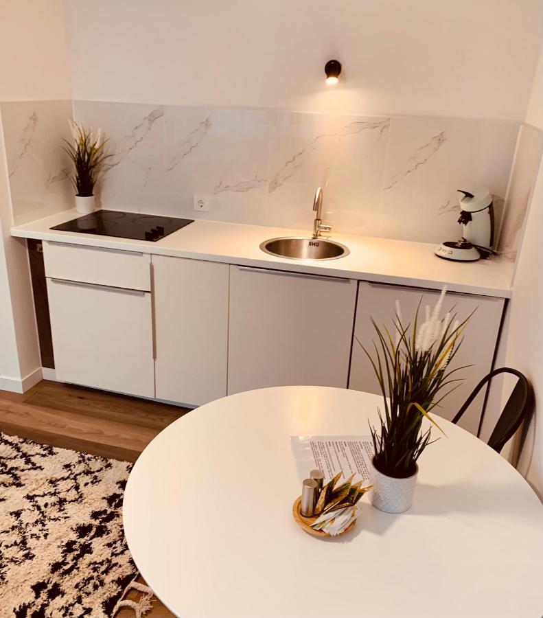 Gaestehaus Zur Uni Klinik Exklusives Apartment Mit Kueche Und Badezimmer Homburg  Exterior foto