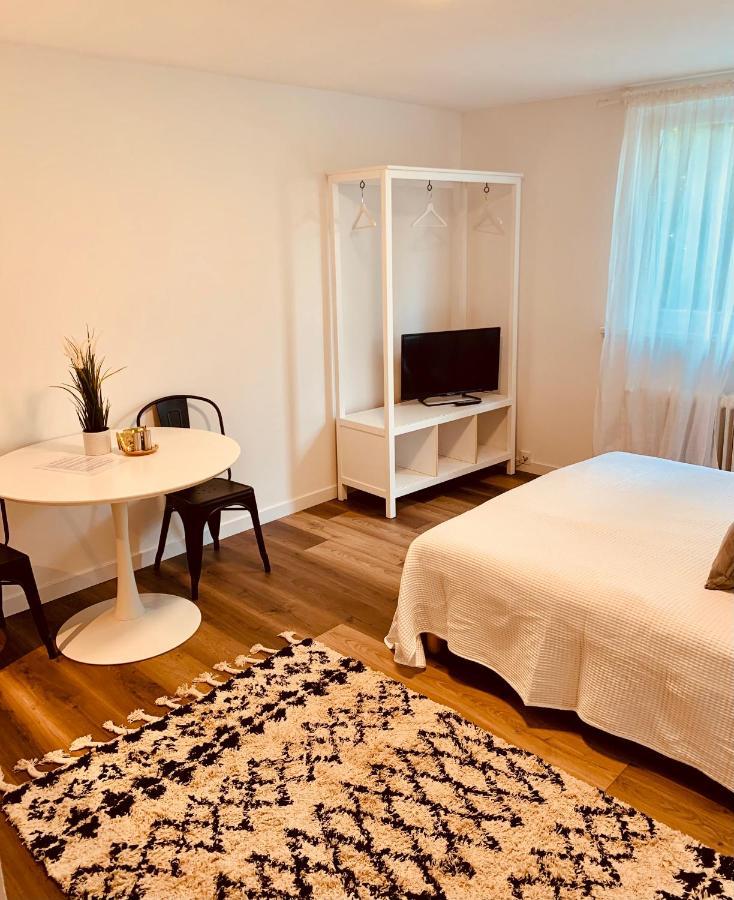 Gaestehaus Zur Uni Klinik Exklusives Apartment Mit Kueche Und Badezimmer Homburg  Exterior foto