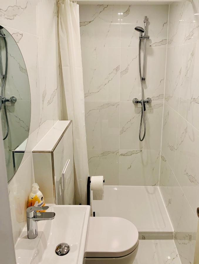 Gaestehaus Zur Uni Klinik Exklusives Apartment Mit Kueche Und Badezimmer Homburg  Exterior foto